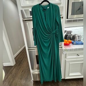 Green Maxi MAC DUGGAL formal dress